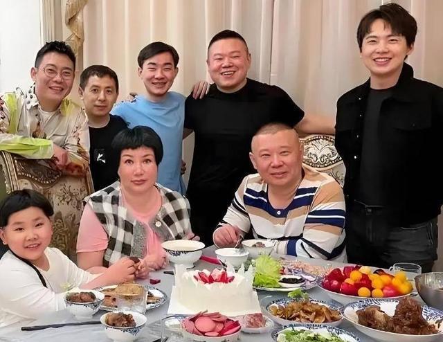 德云社家产之争落幕！郭麒麟用19年证明：没父爱也能赢弟弟