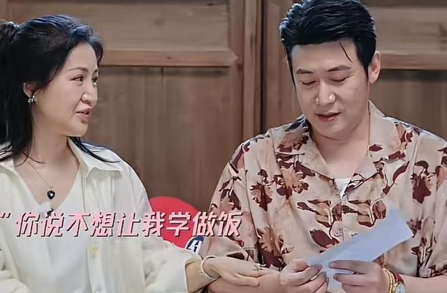 陆毅自曝结婚30年妻子都没做过饭，当镜头拉近鲍蕾的手部，真实了