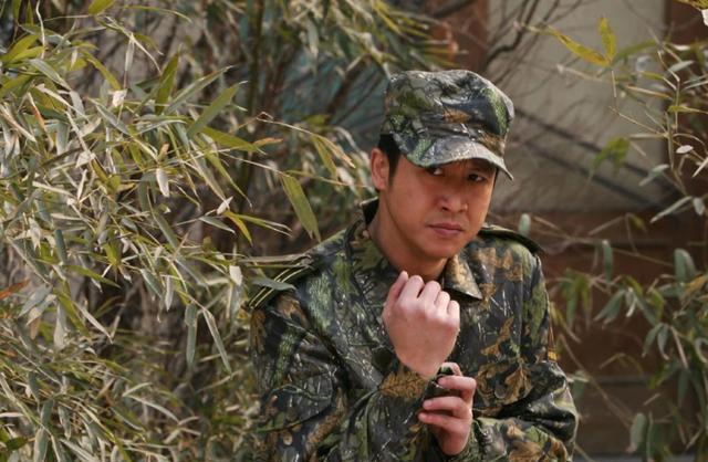 张国强：被前妻嫌穷，40岁二婚带子娶郭京飞前任，如今苦尽甘来