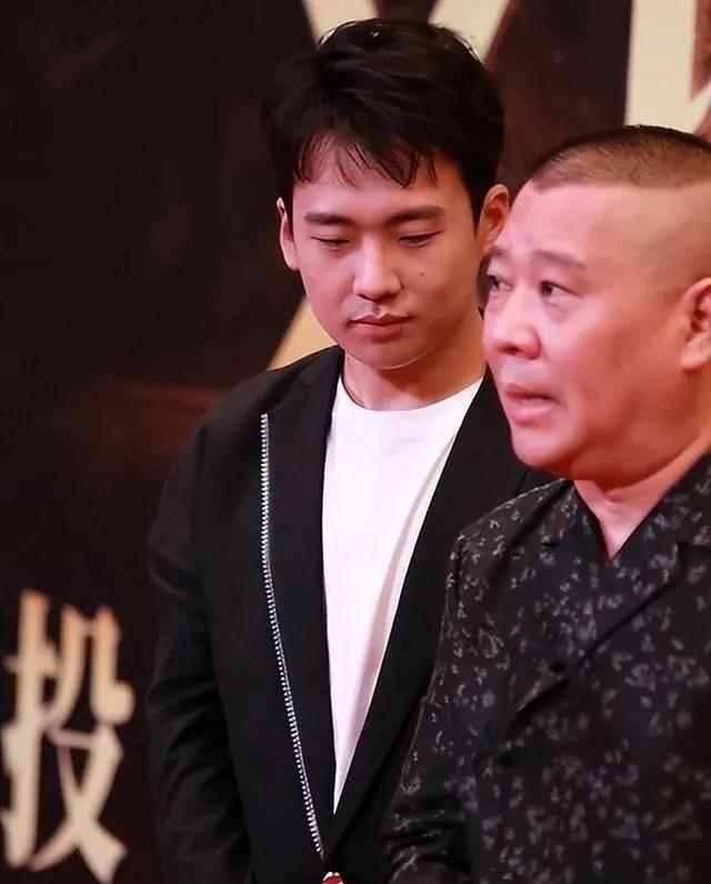德云社家产之争落幕！郭麒麟用19年证明：没父爱也能赢弟弟