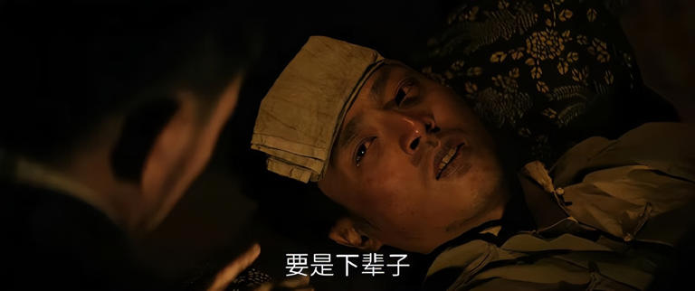 《归队》最惨角色：戏内灰头土脸大黄牙，戏外又高又帅