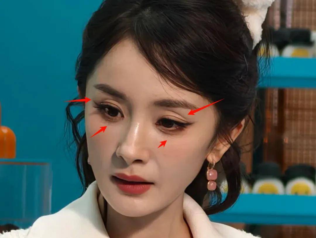 杨幂卖萌翻车！生图疲态尽显，38岁还拼少女感和辛芷蕾差距明显