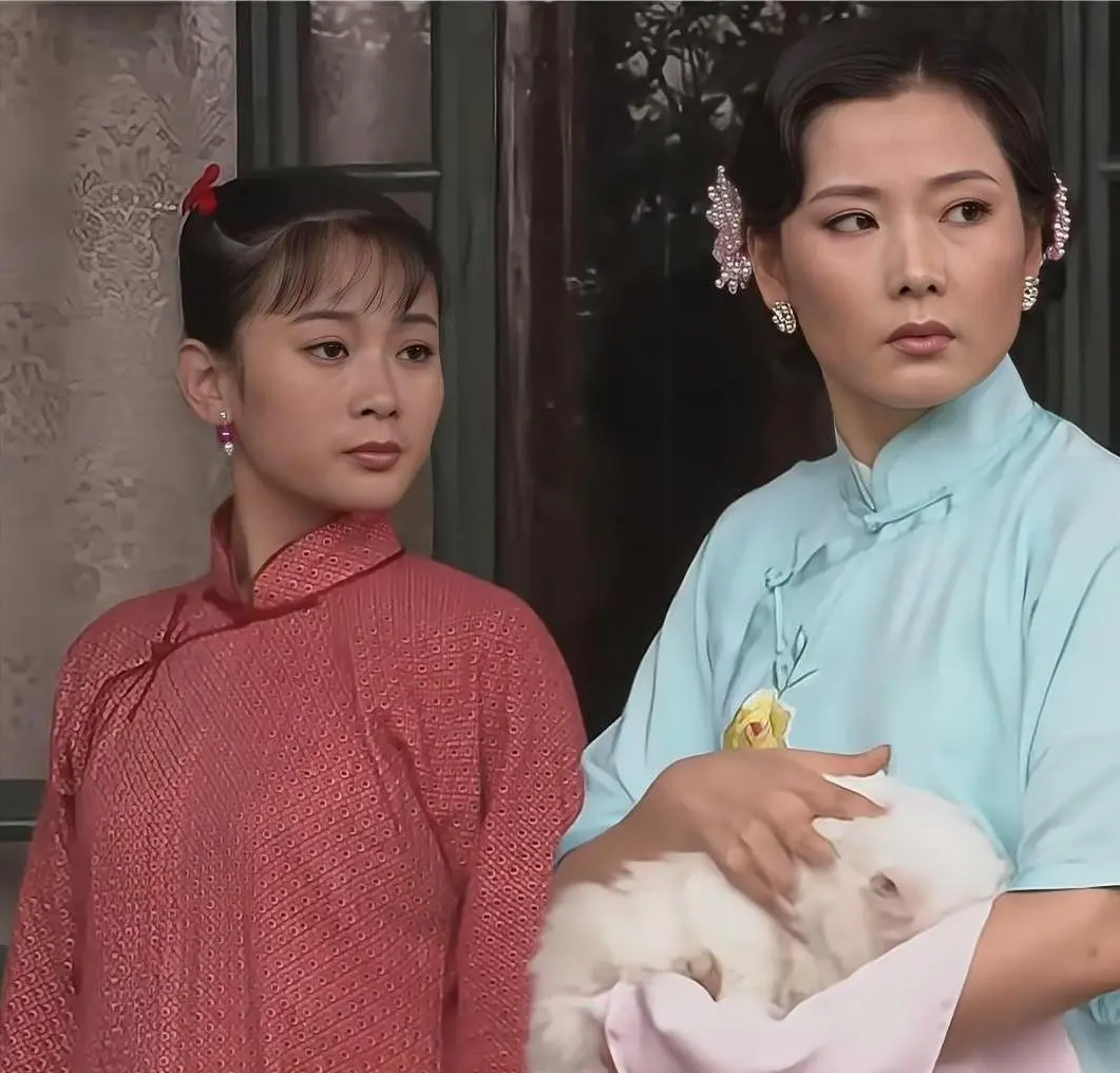 重温《大宅门》才知，为什么杨九红总是欺负槐花，却不敢为难香秀？