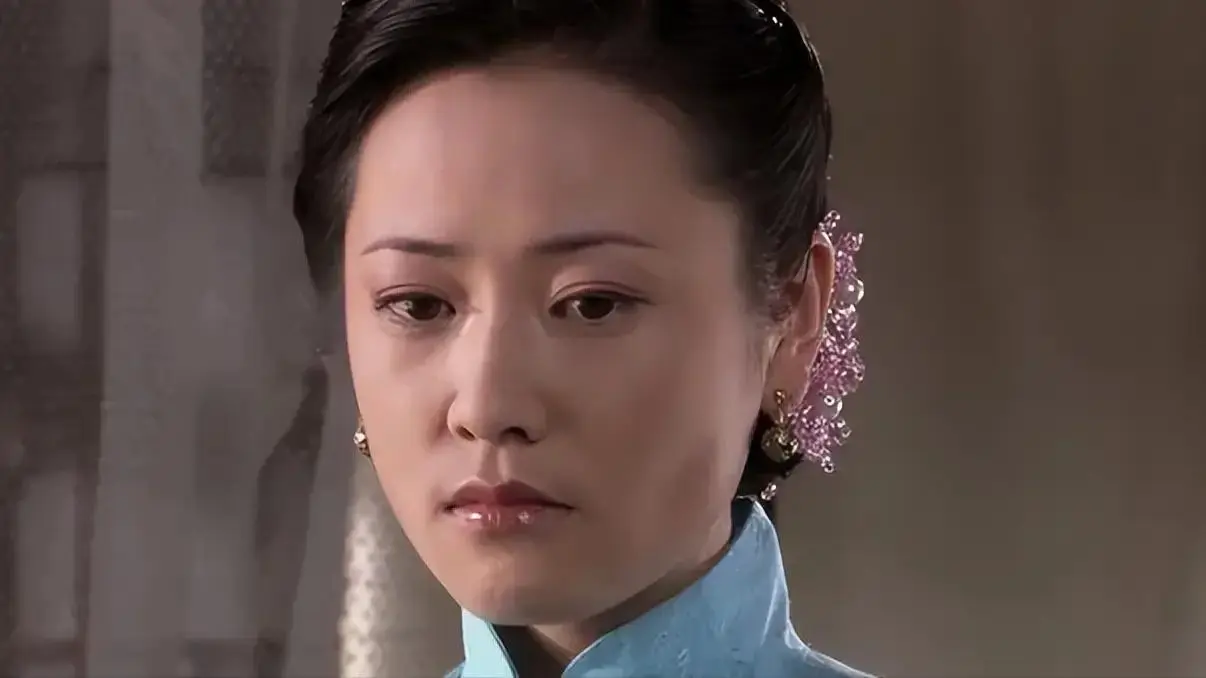 重温《大宅门》才知，为什么杨九红总是欺负槐花，却不敢为难香秀？