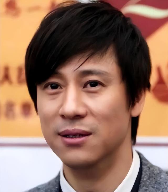 解晓东现状：定居安徽，陪九旬父亲安度晚年，57岁还出席商演赚钱