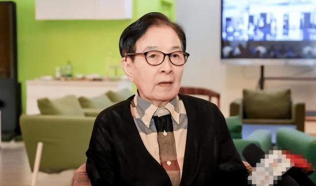 解晓东现状：定居安徽，陪九旬父亲安度晚年，57岁还出席商演赚钱