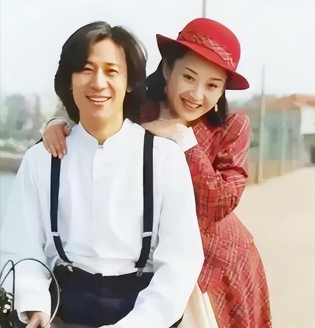 解晓东现状：定居安徽，陪九旬父亲安度晚年，57岁还出席商演赚钱