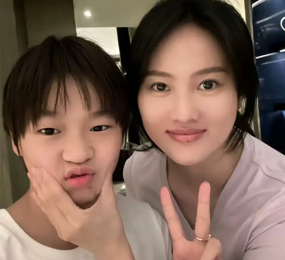 陈若琳调侃全妹大学开学后要不要谈场校园恋？全红婵反应笑翻全场