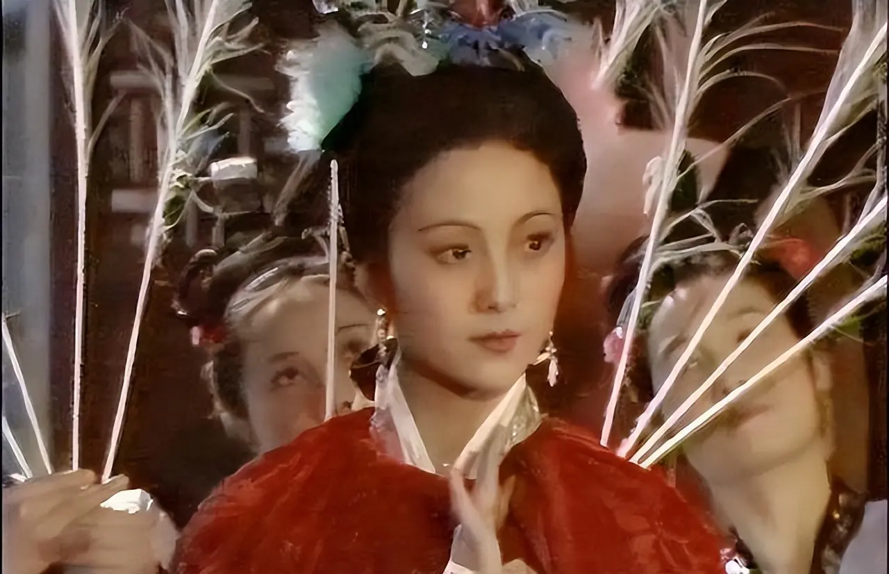 终于理解王扶林导演了，如果她来演林黛玉，就不会被嫌美貌不够了