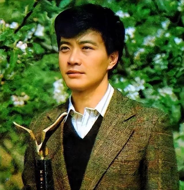 周里京：和现任25年无绯闻，却唯独愧对女儿和亡故30年的发妻！