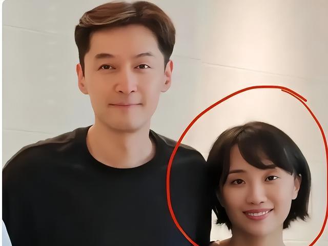 钱再多有什么用？42岁胡歌情绪崩溃直言：这两个女人是我一生的痛