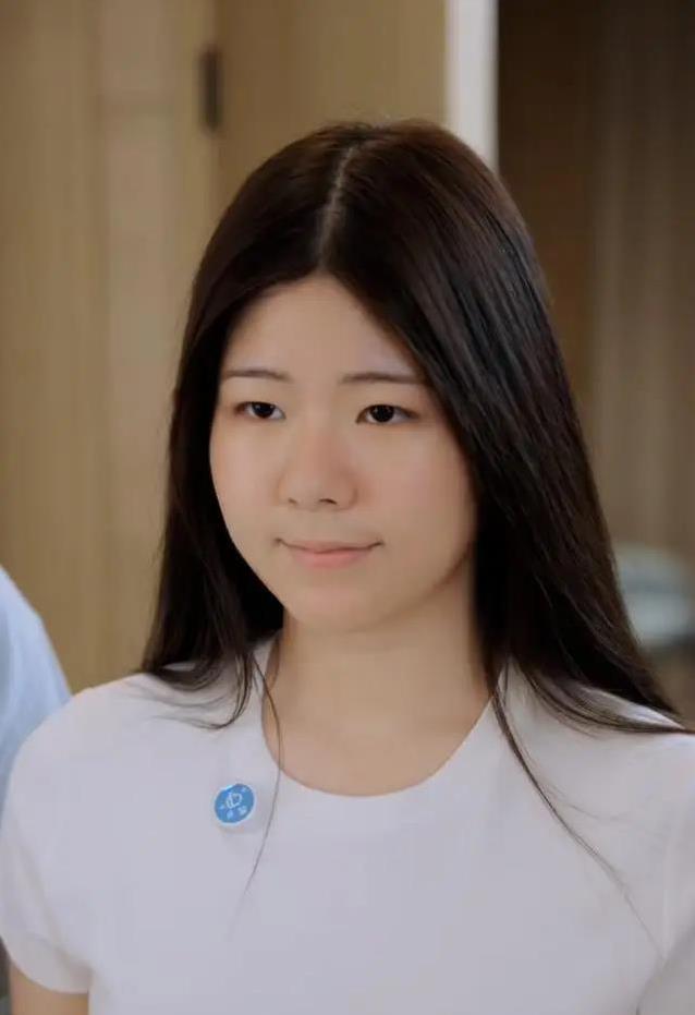 郭涛女儿首次露脸！14岁身高170惊艳众人，却自曝最大烦恼