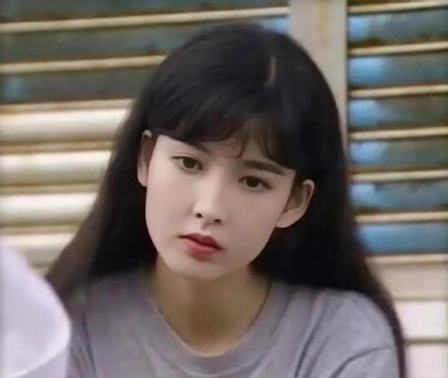 58岁10亿身家，34年感情长跑，8次背叛，这就是玉女守卫的爱情？