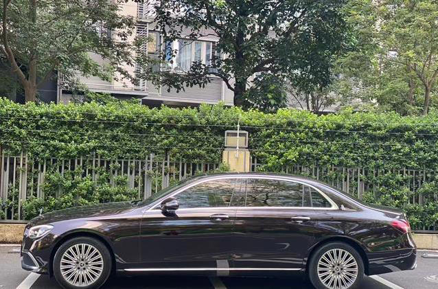 28万入手奔驰E级，豪华配置真香，却藏着这些养车坑？