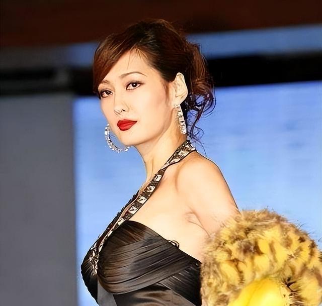 孟广美被骗4亿，经过释永信“开光改运”后，真的嫁入豪门了？