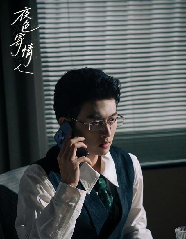 红果演员人气榜最新排名，李柯以只能第三，第一名断层领跑榜首