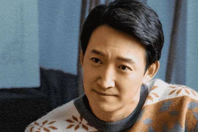和蒋欣相恋多年，却转身娶了小4岁同校师妹，如今爱情事业双丰收