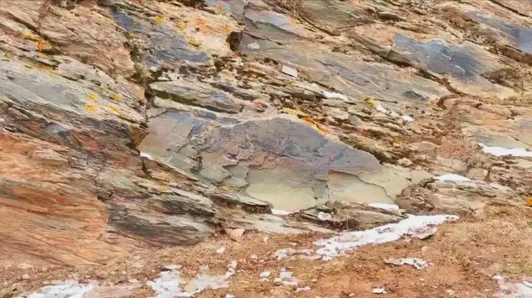 国家最终确认！青海神秘刻石是真的，山海经中的昆仑神山找到了