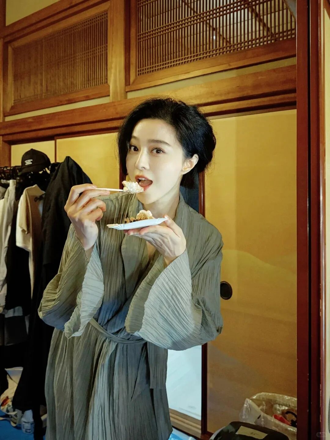 范冰冰44岁生日美照，颜值依旧很能打，说她冻龄一点不为过啊