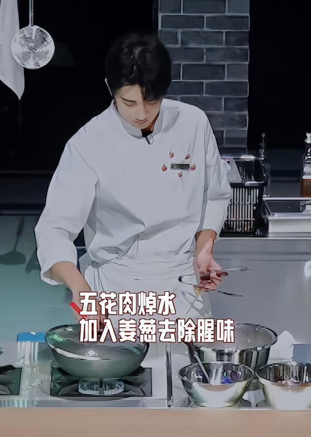 金莎也没想到，恋爱3年，小17岁男友孙丞潇，竟走上了贾冰的老路