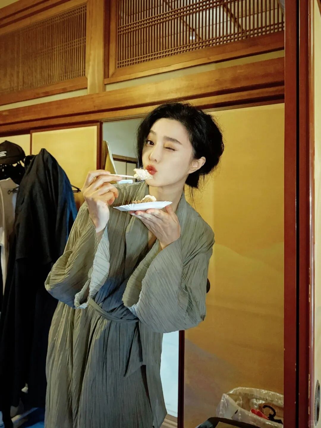 范冰冰44岁生日美照，颜值依旧很能打，说她冻龄一点不为过啊