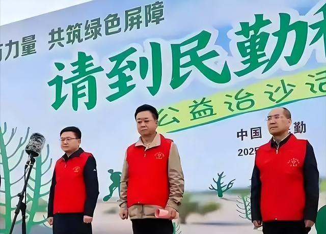离开央视7年后，如今再看61岁的朱军，面容浮肿，早年风光已不再