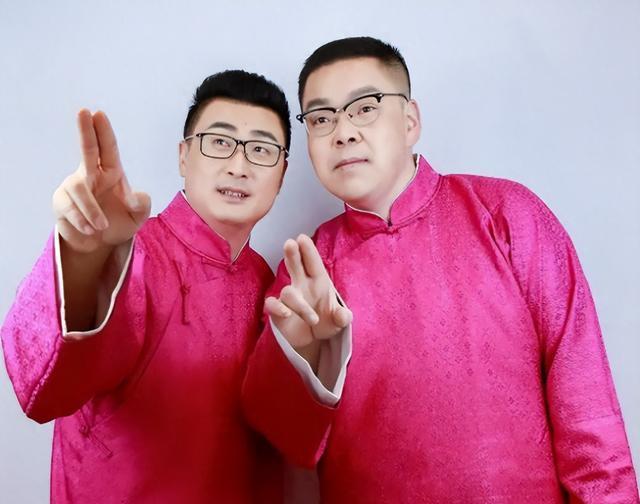 痛心！相声演员修明炎去世，仅42岁，一家三口都没了，搭档曝死因