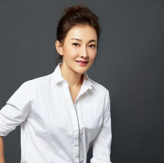 演员牛莉：我这辈子最正确的决定，就是为普通的丈夫连生了仨孩子