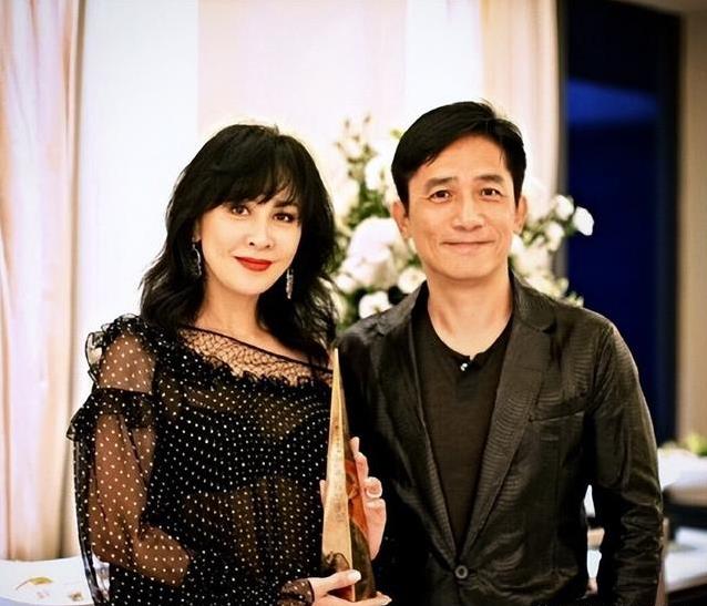 梁朝伟隐居日本多年，只为这简单理由，刘嘉玲却过得如此精彩？