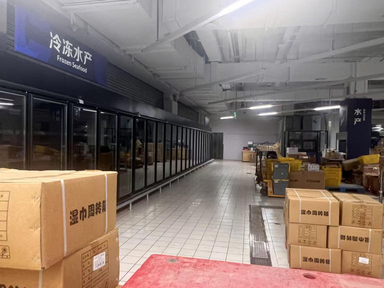 实探家乐福中国最后两家门店，员工坦言：能买的东西不多了