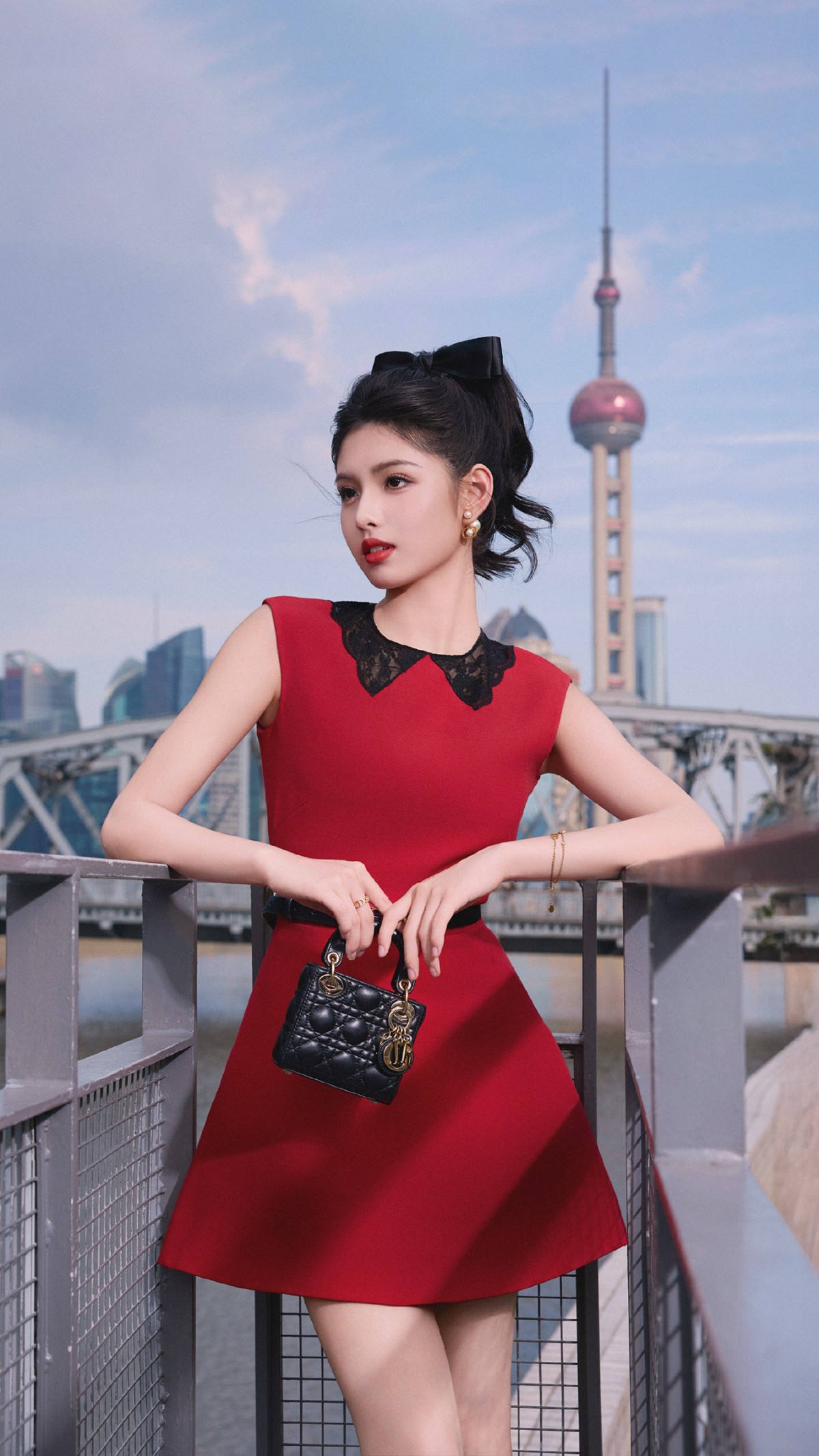 艾米复古红裙好甜美