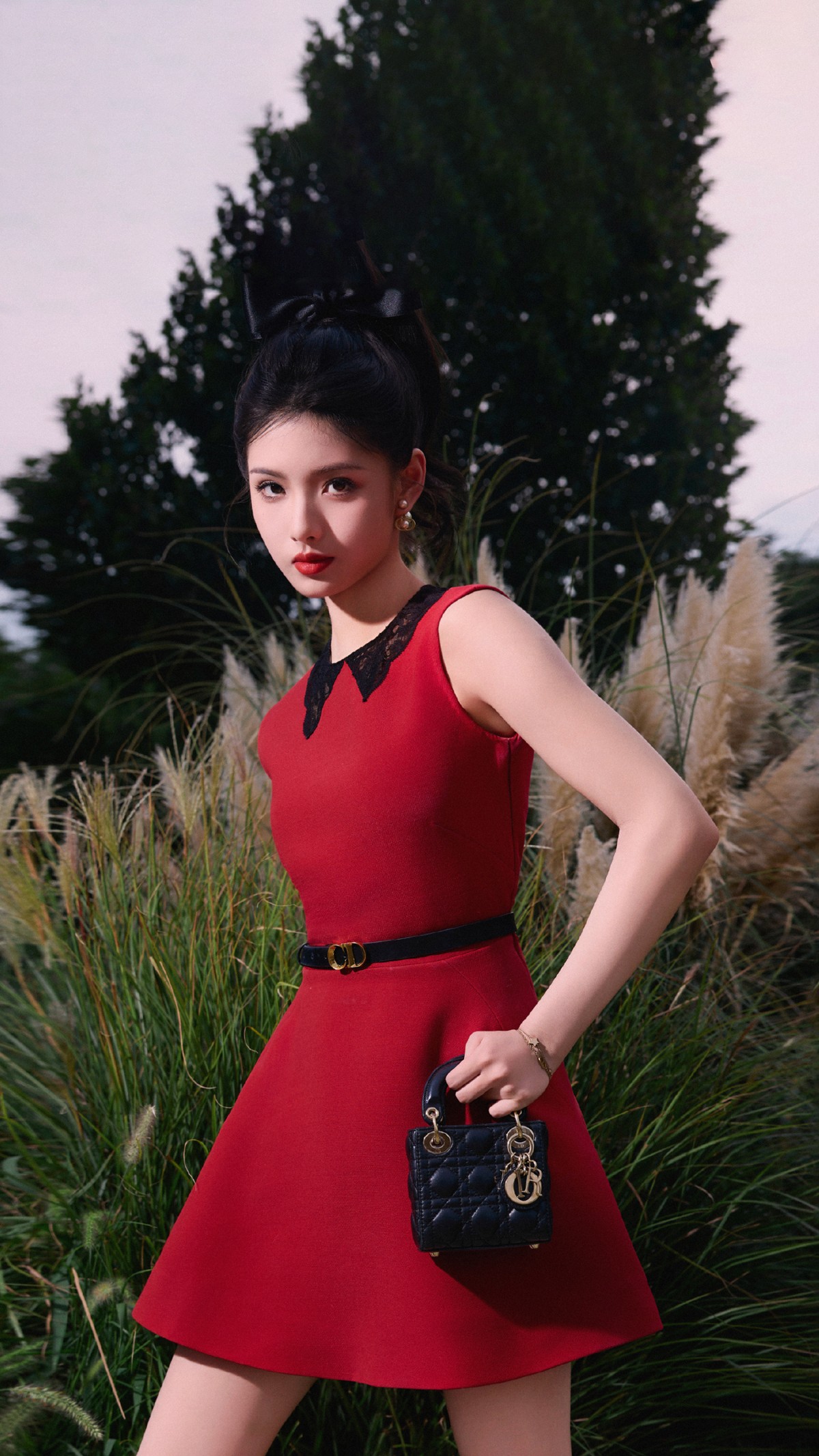 艾米复古红裙好甜美