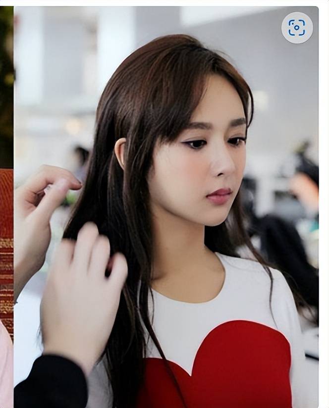 杨紫的脸是又动了吗？网友：这回怎么整成杨幂了！