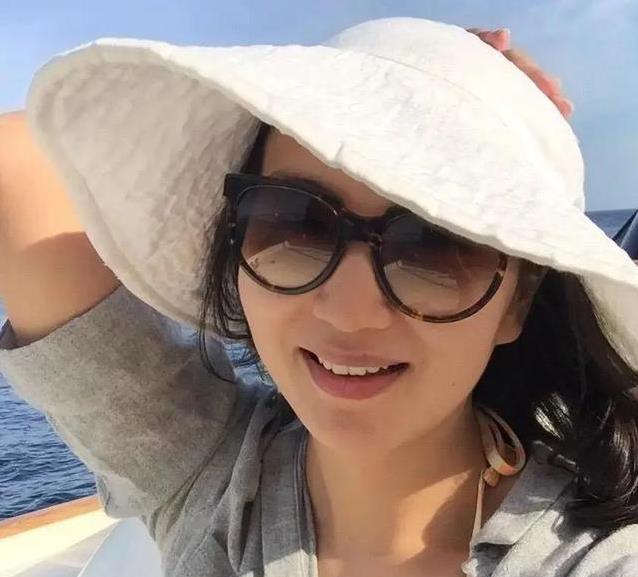 “万人迷”陈好30岁嫁二婚富商，却连生三胎，如今过得太幸福