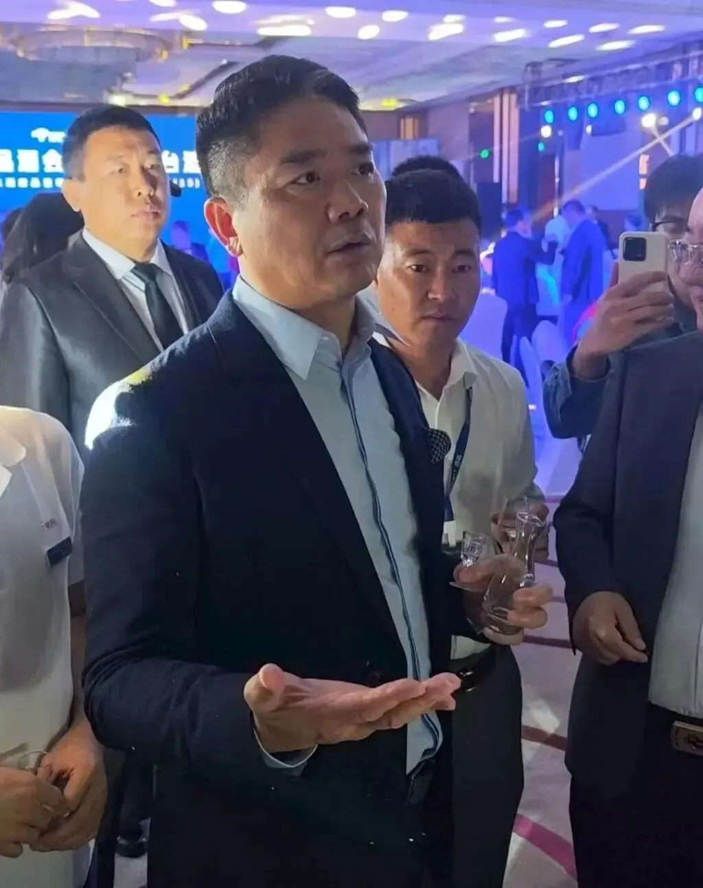 ��ǿ����һ�����ƹ���ͷ�⡱����������ս�ˣ�