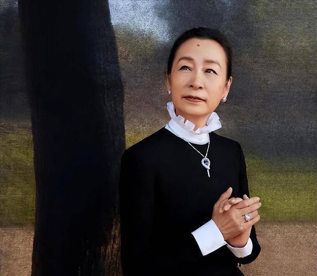 ����Ȧ��ɾ���5λŮ�ǣ��������������飬���������Ժá�����װ�