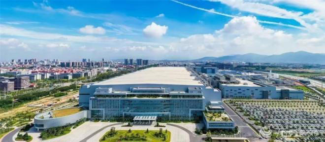 天马第6代柔性AMOLED生产线项目。厦门火炬高新区供图