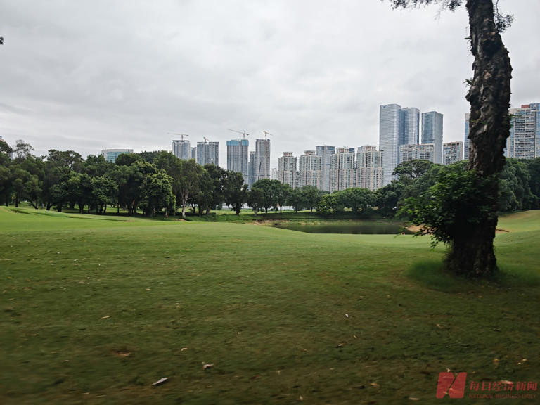 ​深圳首个高尔夫球场“退役”：十年改造终破局，千亩绿地“涅槃” 未来如何服务城市发展？