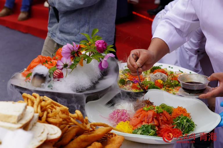 “青海家宴擂台赛”以赛促消费 特色美食“互怼”激活经济新动能