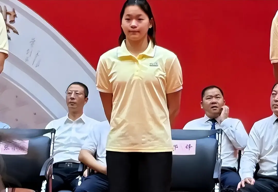 18岁的全红婵走上了郭晶晶的“老路”，果然优秀的人眼光都相似