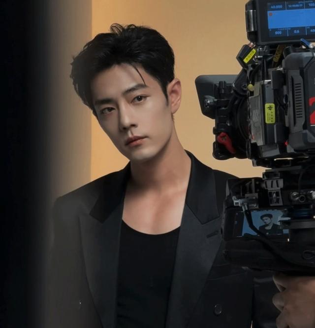 肖战第一部同期声剧集赢得好评，粉丝的脸都是正主给的