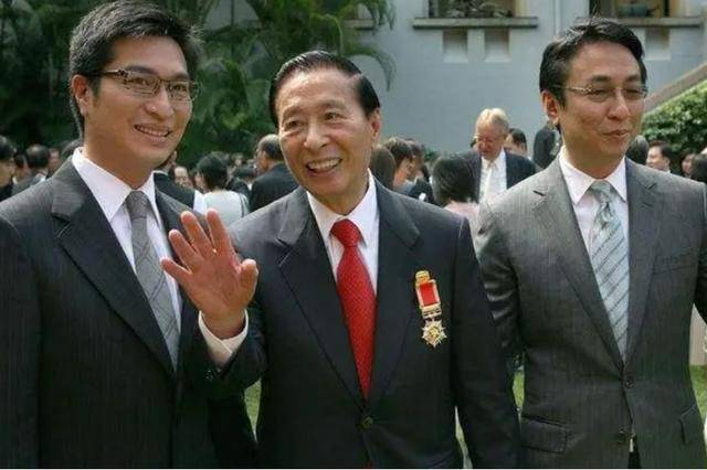 香港四大家族没落：李嘉诚父子撤退，郑裕彤儿子负债李兆基家躺平