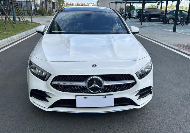 开了4年仅11万，奔驰A级超值入手，豪车梦触手可及？