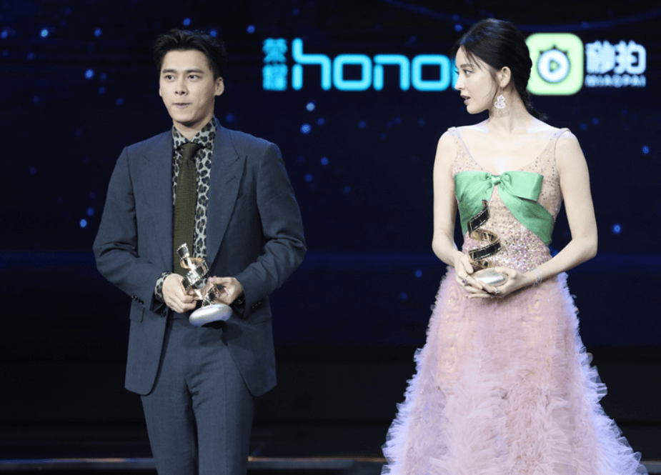 好尴尬！娜扎误发杨幂“丑照”，暴露对方侧脸短板，亮点不止一个