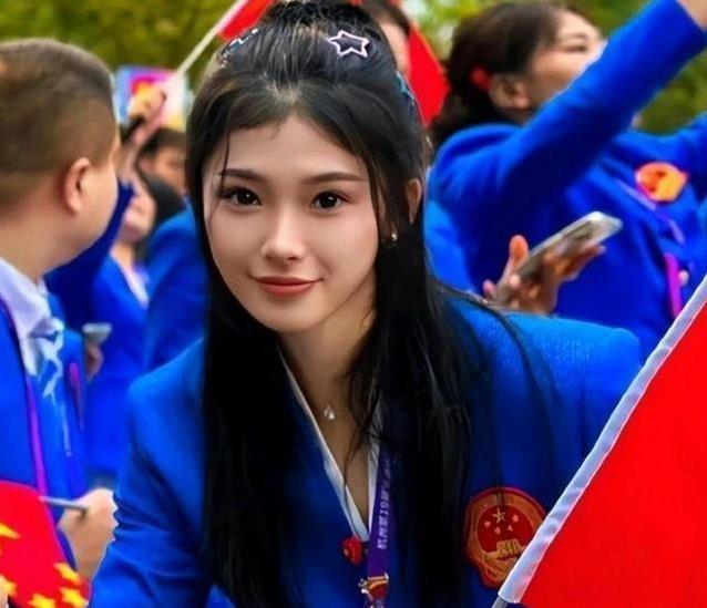 她跑赢质疑却难逃争议，吴艳妮的世锦赛路有多拼？