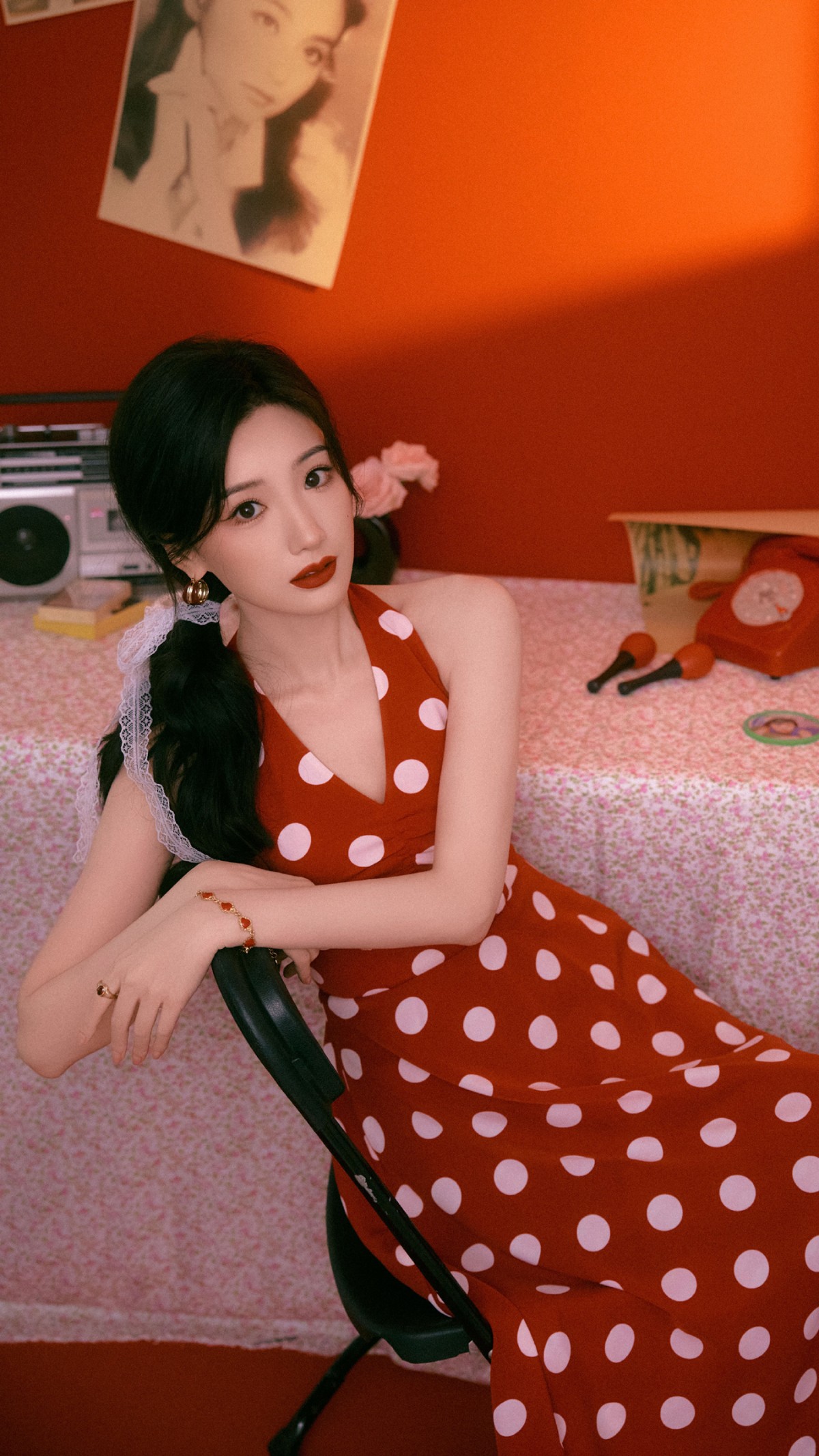 毛晓彤港风复古造型