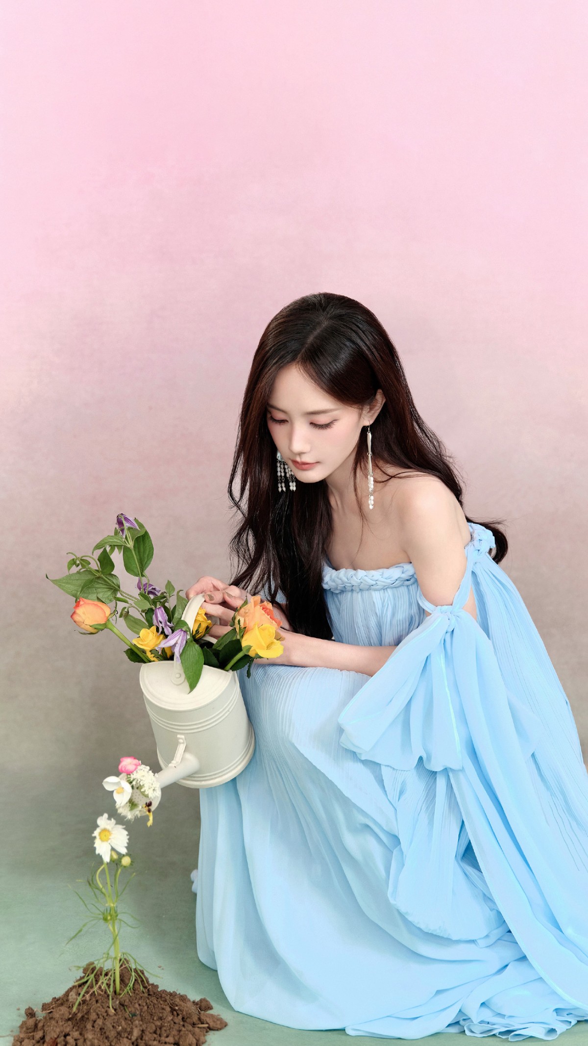 李一桐蓝裙写真美翻啦