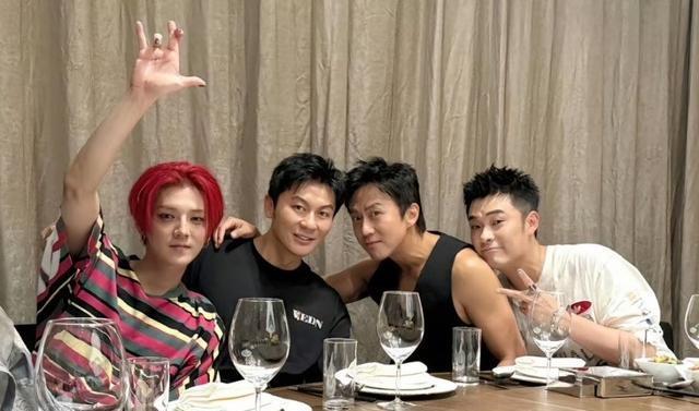 初代跑男集结!李晨邓超陈赫现身鹿晗演唱会!鹿晗发文让李晨很尴尬