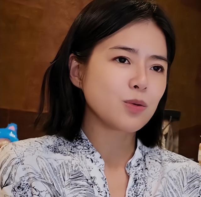 主持人陈辰：住千万豪宅，和歌唱家余笛儿女双全，46岁官宣新身份