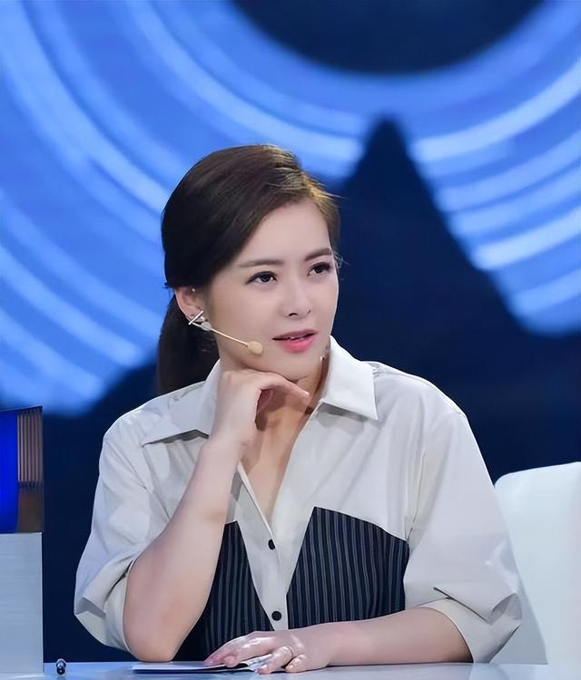 主持人陈辰：住千万豪宅，和歌唱家余笛儿女双全，46岁官宣新身份